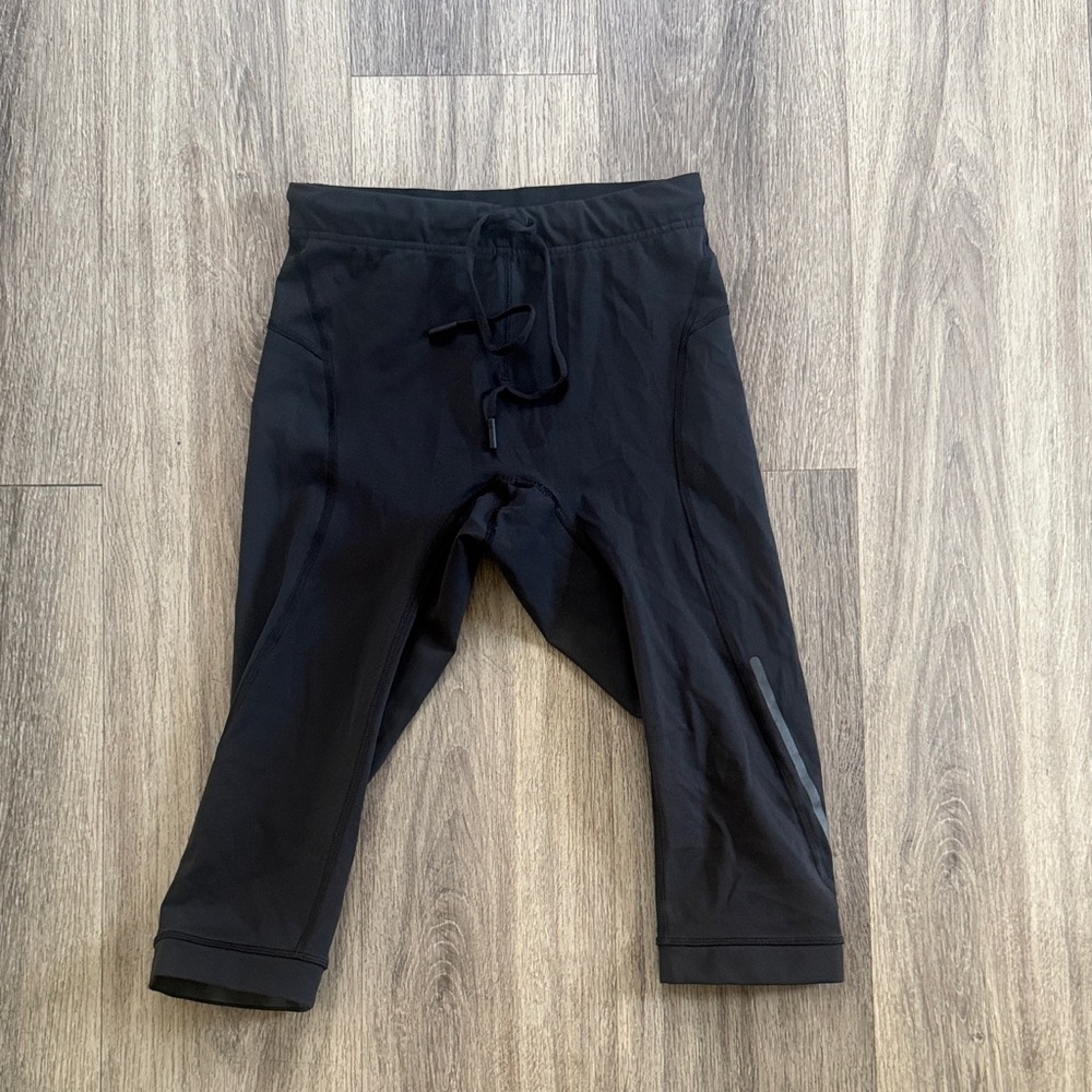 lululemon Black Cropped Leggings Size Small Women’s 19”